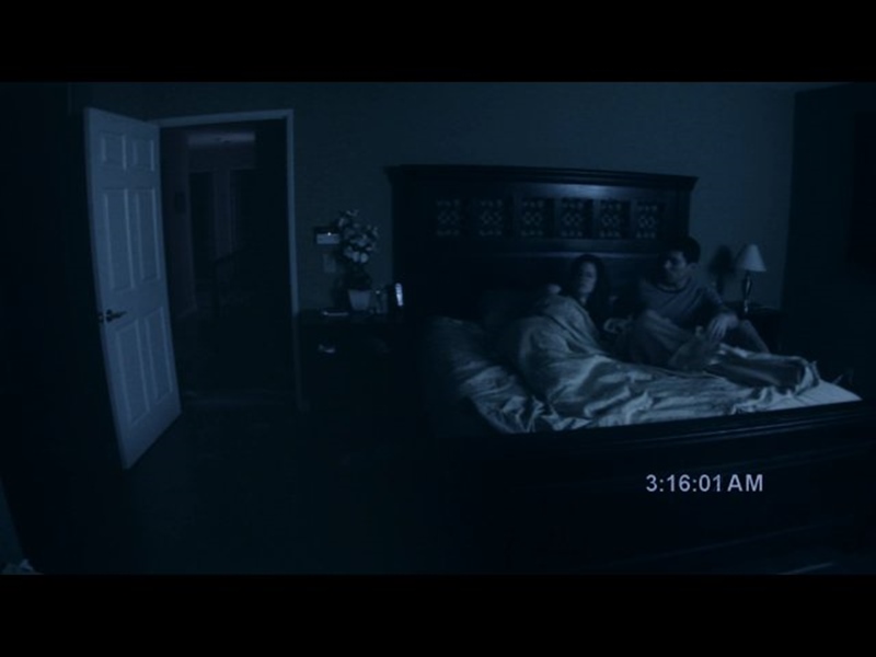 Paranormal Activity (2007)  Film Horor Terseram