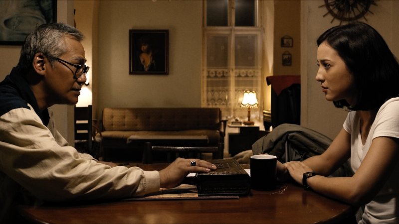 Surat dari Praha (2019) Film Terbaik Sutradara Angga Dwimas Sasongko